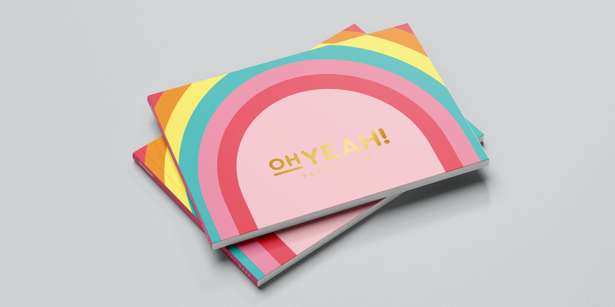 Bodegón de productos viure sobre caja de madera